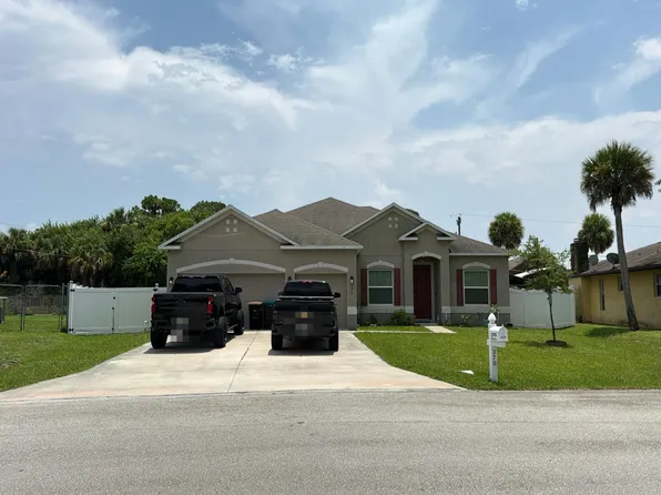 370 Curry St NE, Palm Bay, FL 32907