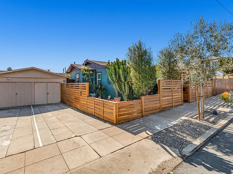 2235 Polk Ave — Photo 2