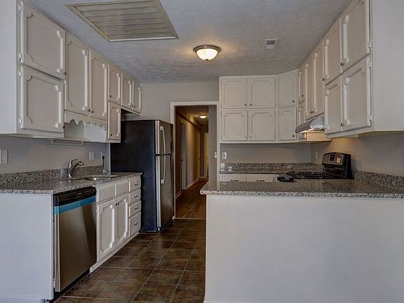 5th image of 101 Bluebell Ct