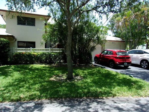 1779 NE 40th Place #401, Pompano Beach, FL 33064