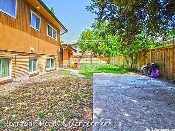 5th image of 384 E Ramona Ave #1