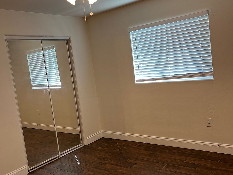 1st image of 324 Bay Run St #324