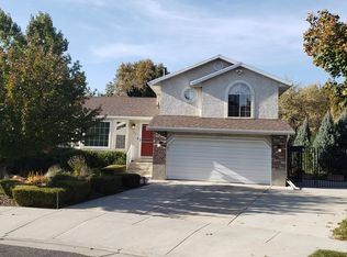 1059 E Broken Ridge Dr, Sandy, UT 84094