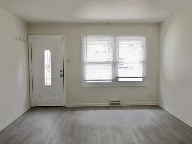 810 Teurville Dr — Photo 5