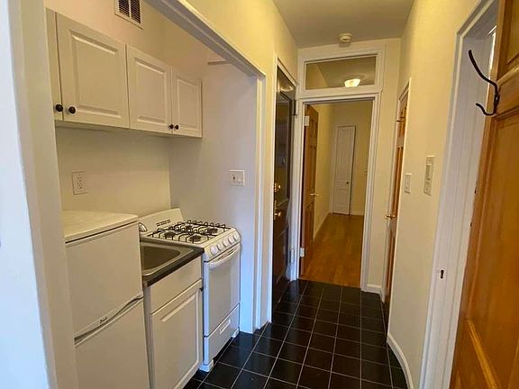 3rd image of 5 E 67th St #5FF