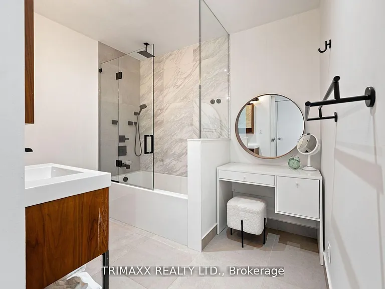 60 Bathurst St #403 — Photo 23
