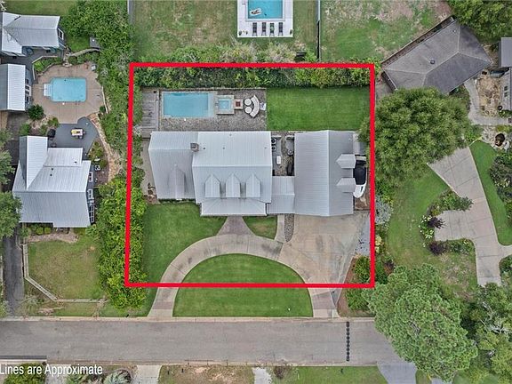 2nd image of 300 Perdido Ave