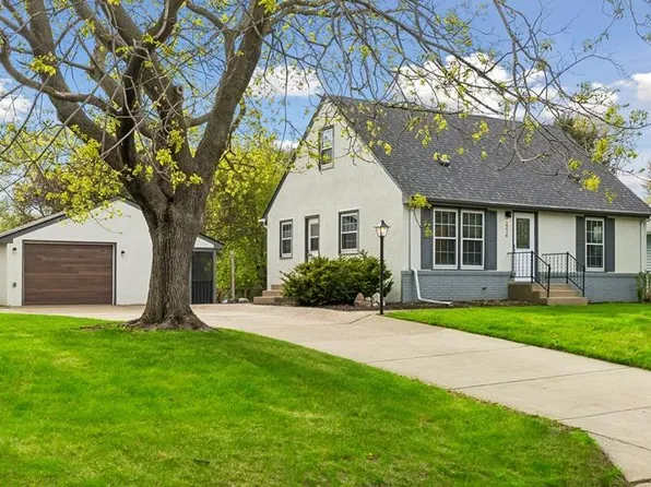 2216 Thorndale Ave, New Brighton, MN 55112