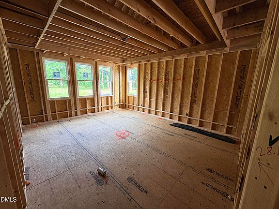 5th image of 613 Pearces Rd