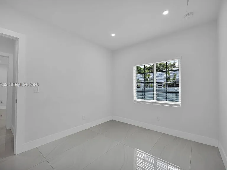 570 NW 48th St — Photo 7