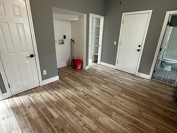 3rd image of 1006 Main St Unit 1