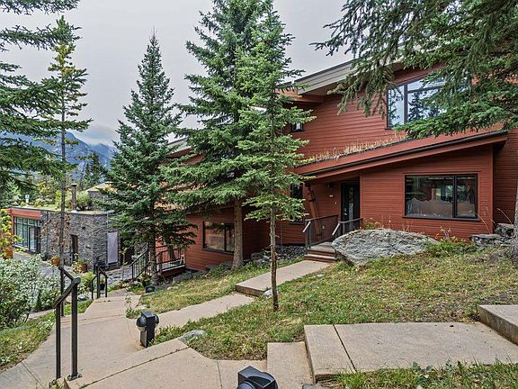 5th image of 113 W Cave Ave #302