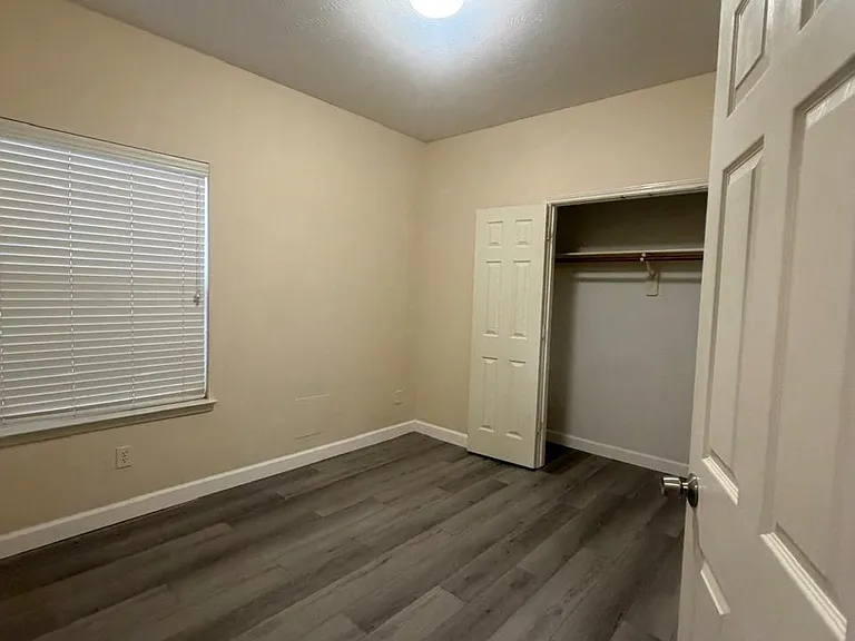 13113 Sunset Cliff Ct — Photo 7