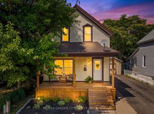13 Maple St, Saint Catharines, ON L2R 2A6