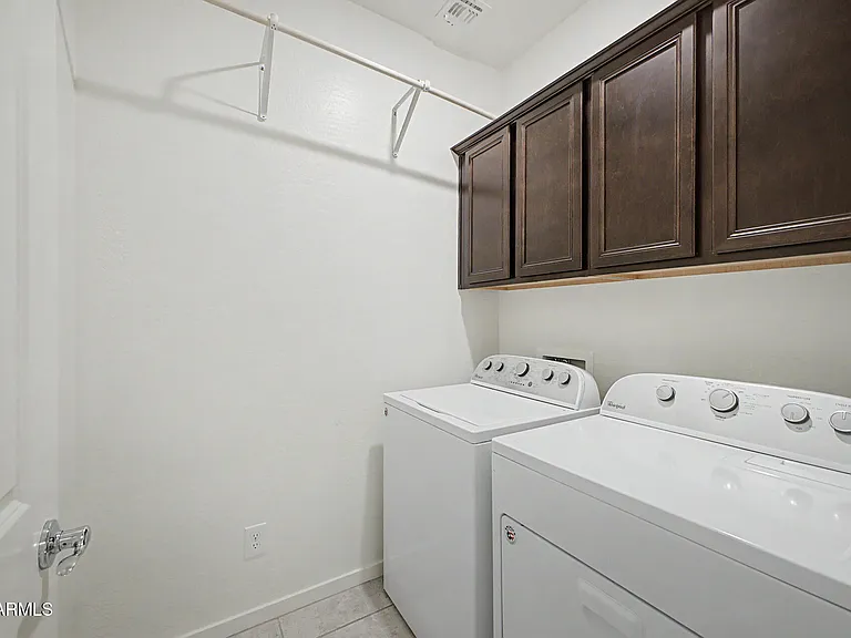 21415 W Holly St — Photo 36