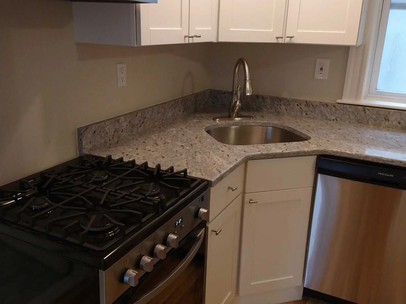 2 bed, $2,700 — Photo 2