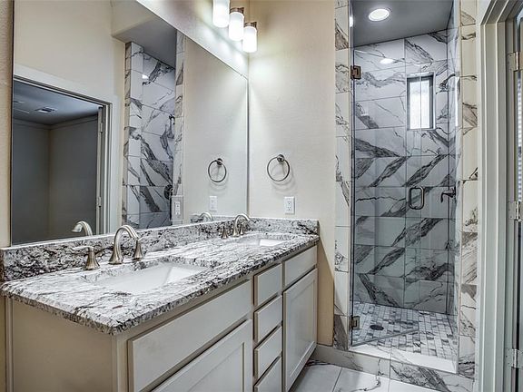 4th image of 4316 Hartford St #25