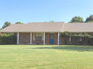 2609 W Marquette Rd, Rogers, AR 72758