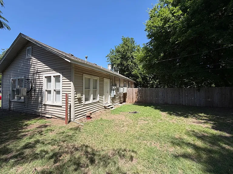 2946 NW 13th St — Photo 9
