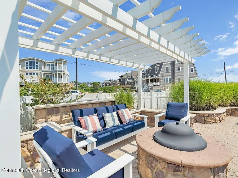 1101 S Ocean Ave — Photo 13