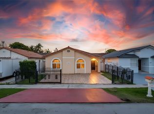 3289 W 70th St, Hialeah, FL 33018