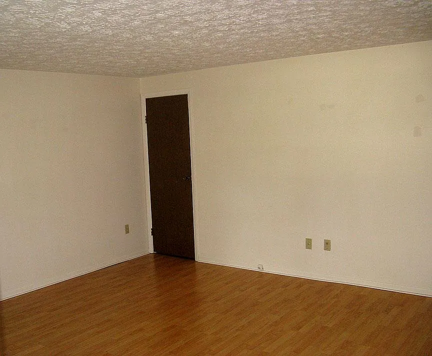 2 bed, 1075 sqft, $1,550 — Photo 4