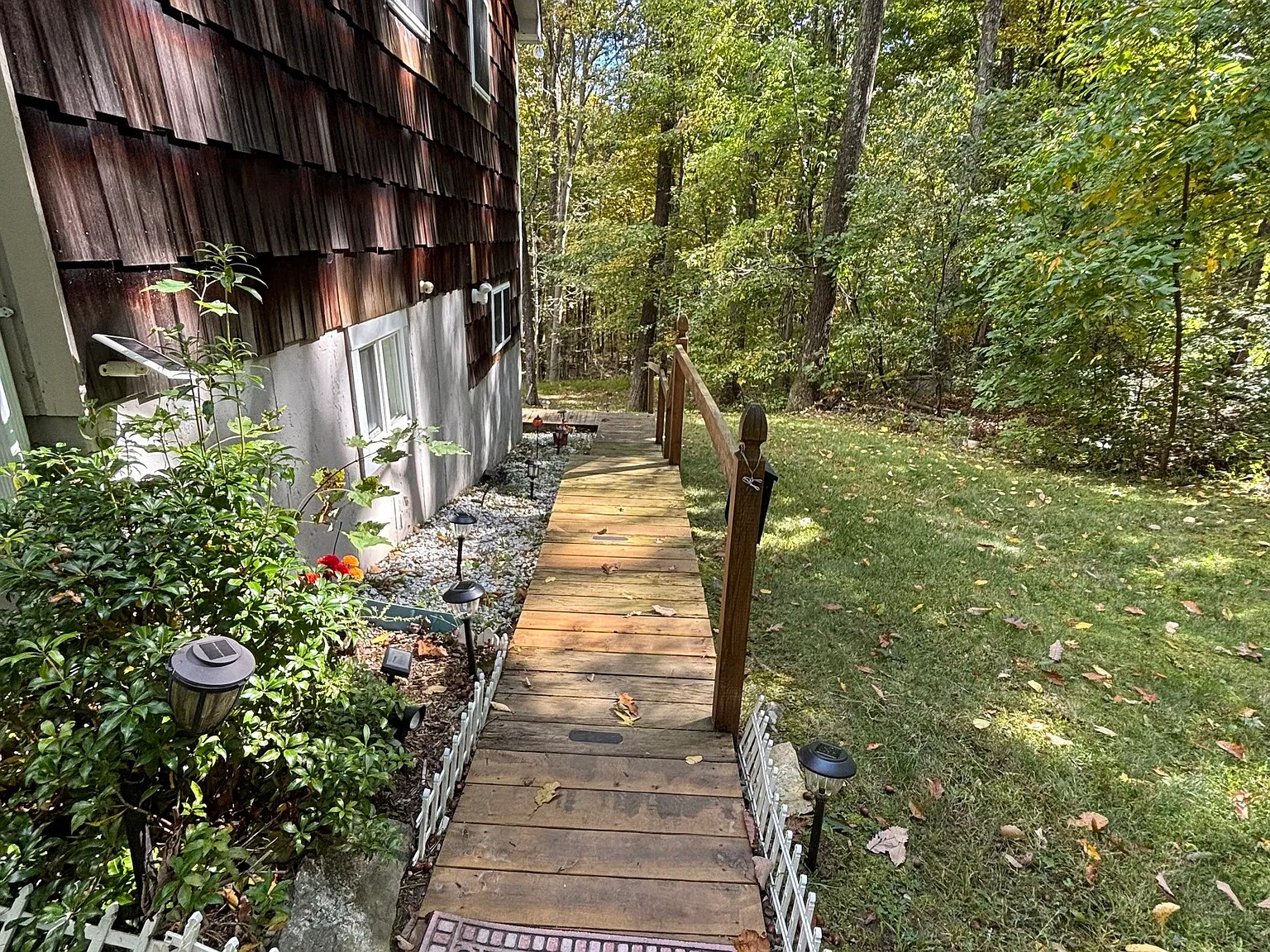 1 bed, 1.0 bath, 1200 sqft, $2,400 — Photo 2