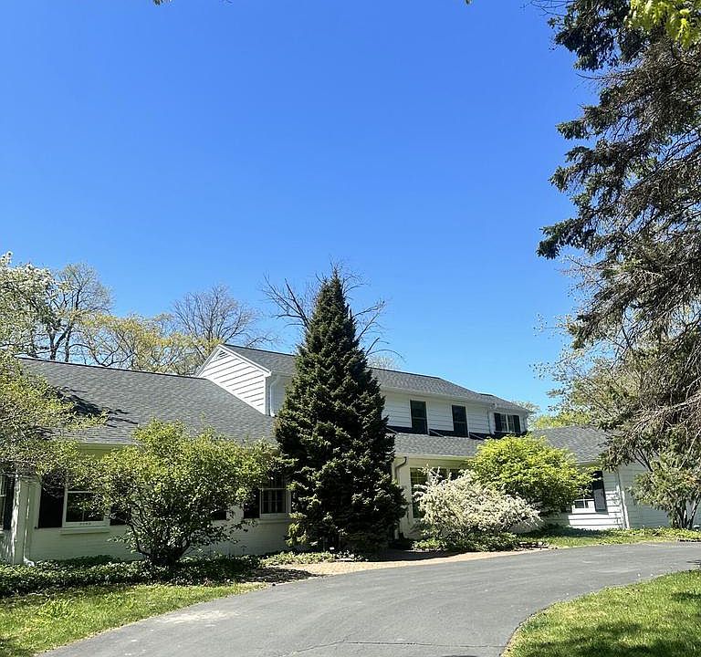 1st image of 4661 N Lake DRIVE