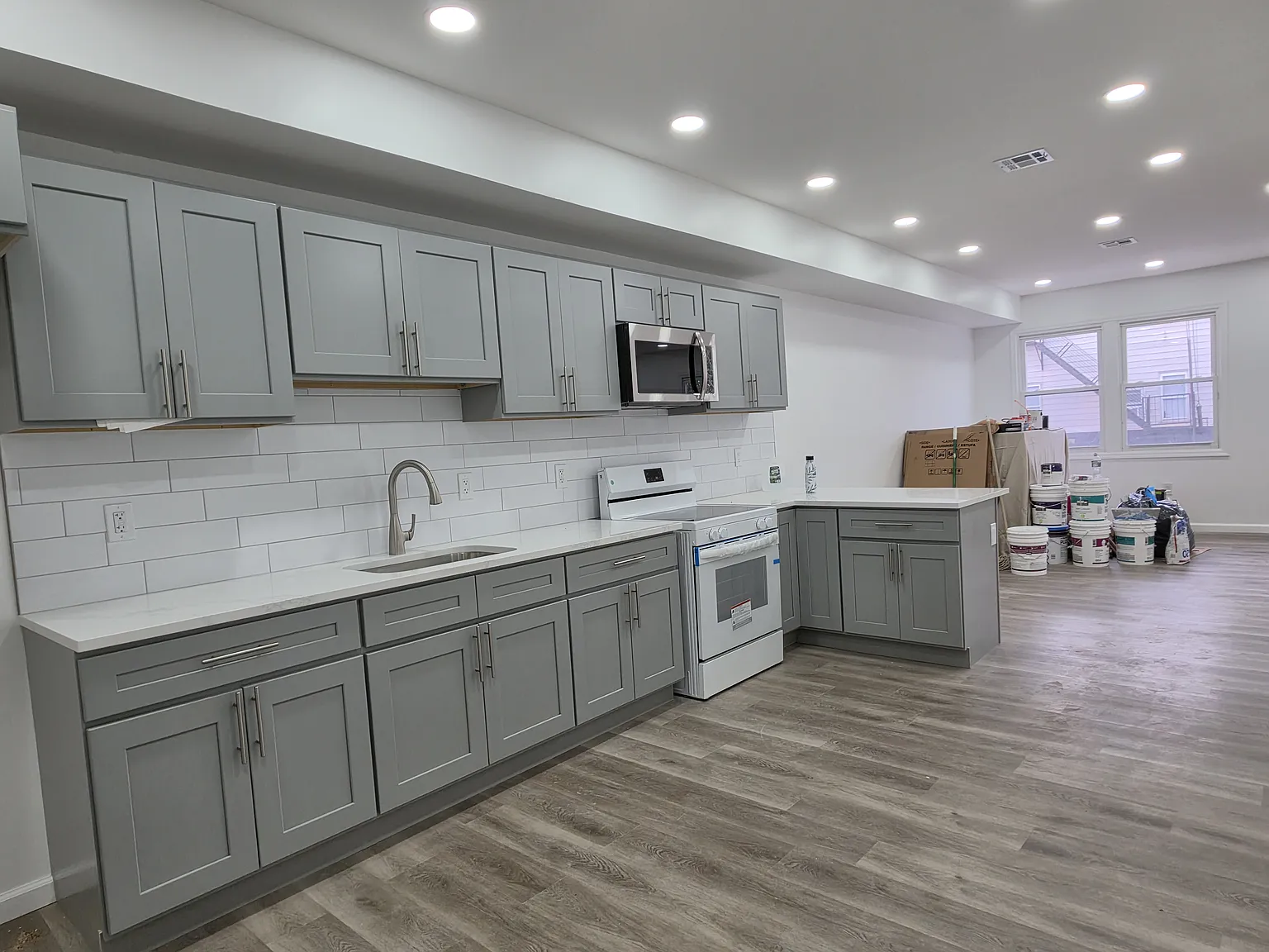 3 bed, $3,000 — Photo 4