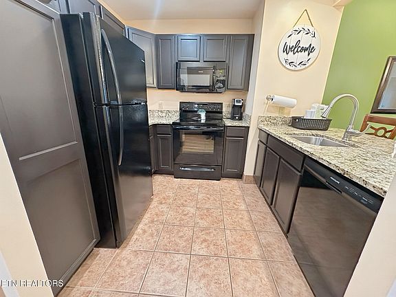 5th image of 225 Collier Dr #2102