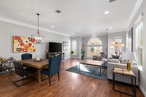 1608 Colorado St Photo 1