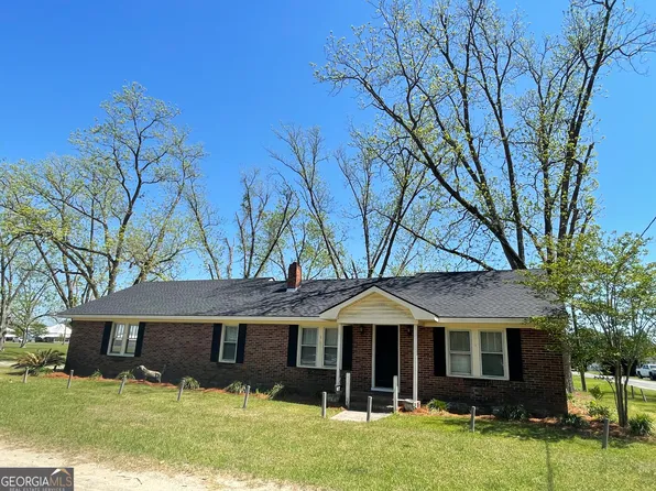 67 Mendes Plum Rd, Glennville, GA 30427