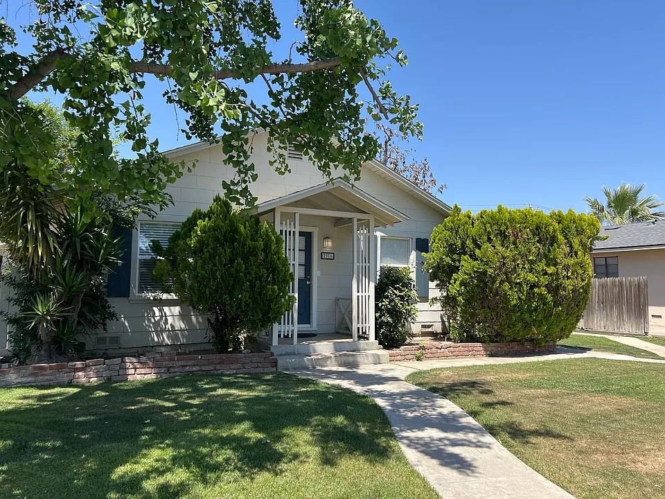 2912-2914-2916 Sunset Ave