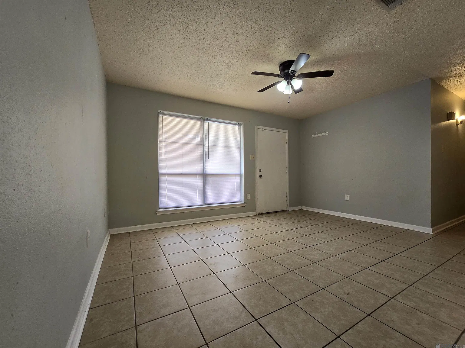 3 bed, 1200 sqft, $1,450 — Photo 3