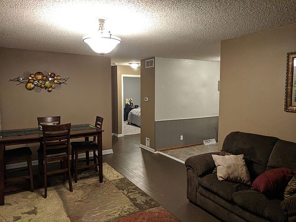 5th image of 3137 S Westwood Pl