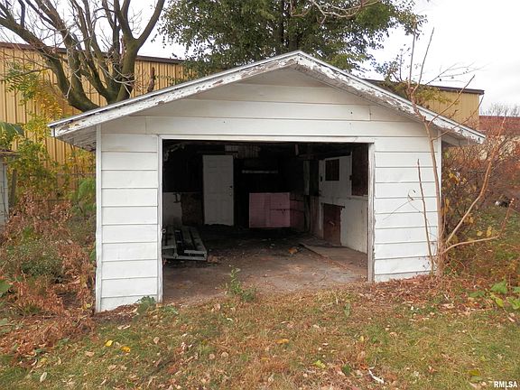 3rd image of 206 Cottage Ave