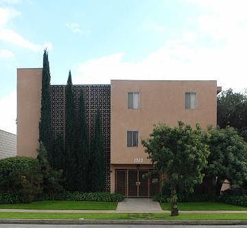 1st image of 1313 Huntington Dr
