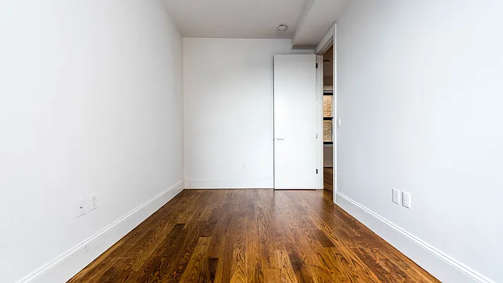 Rented by Nooklyn NYC LLC | media 54