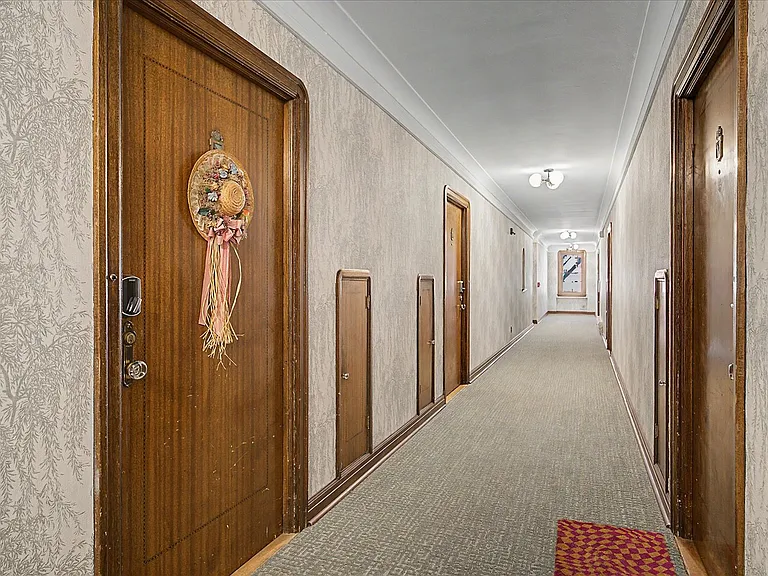 Roosevelt Apartments — Photo 48