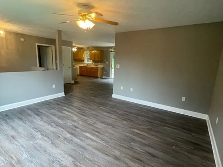 1125 Rock Haven Rd — Photo 4