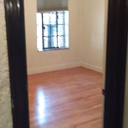 4th image of 703 S Connecticut Ave