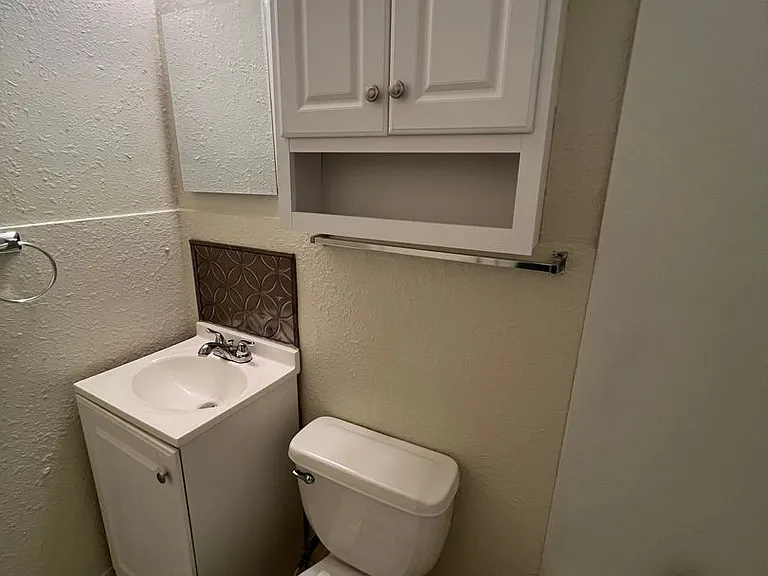2601 N Walker Ave #9 — Photo 11