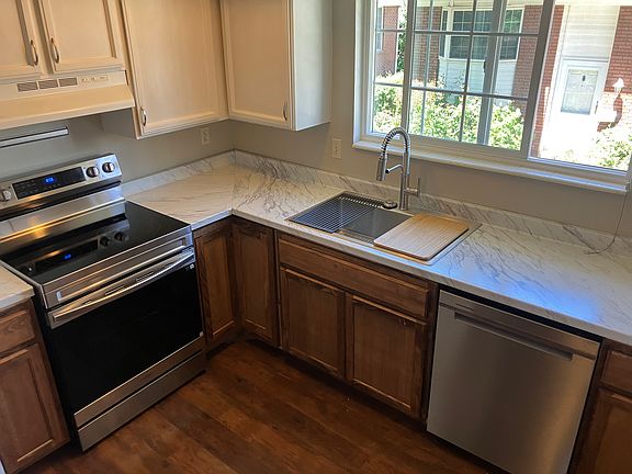 4th image of 638 E Williamsburg Park Cir