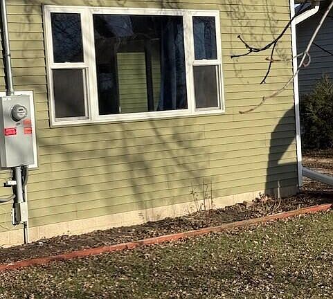 3rd image of 1311 Bluff St