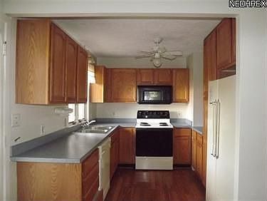 2nd image of 636 Oakmoor Rd