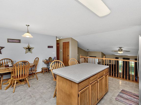 4th image of 430 Boulder Ridge Ct