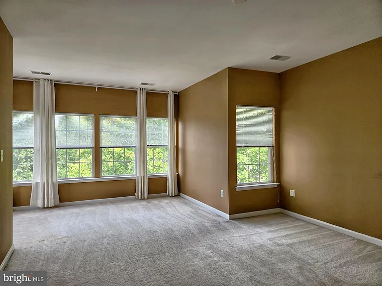 13906 Gothic Dr — Photo 26