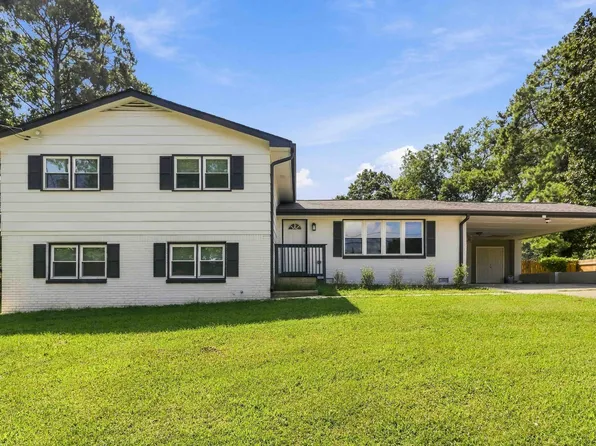 1649 Oxford Dr, Morrow, GA 30260