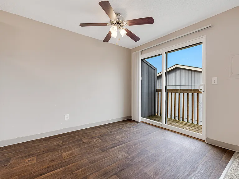 Moreland Place Apartments — Photo 7