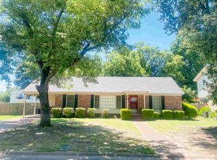 6 Meadow Ln, Searcy, AR 72143